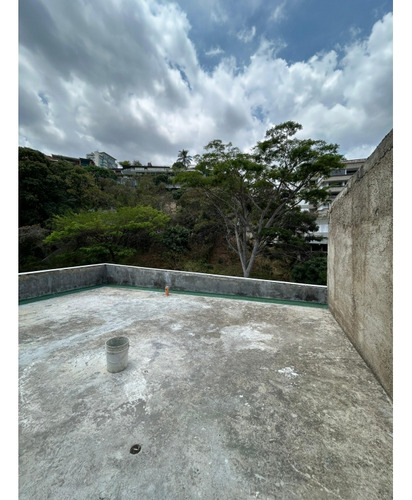 En Venta Apartamento Remodelado En Lomas De Las Mercedes