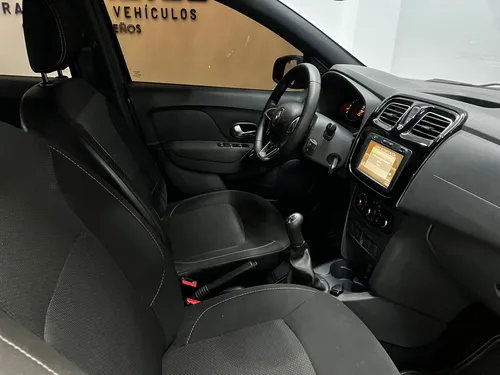 Renault Logan 1.6 Expression / Life +