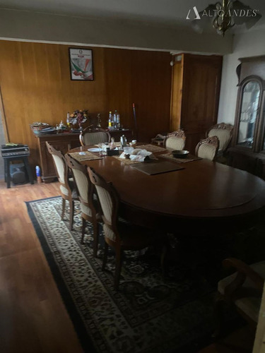 Casa En Venta De 4 Dorm. En Arica