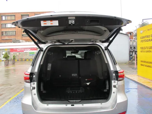 Toyota Fortuner Srv 4x2 2400cc At Aa