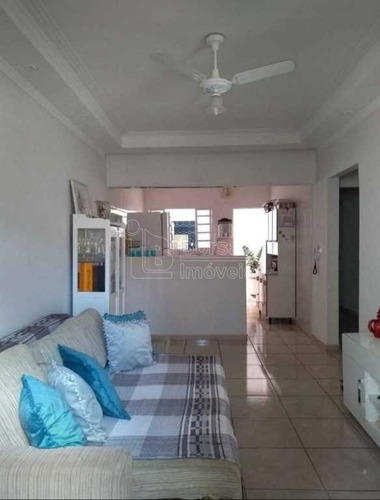 Imagem 4 de 6 de Venda De Casas / Padrão Na Cidade De Araraquara 10959