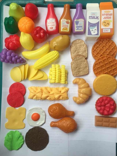 Cocina De Juguete Y Caja Con Accesorios