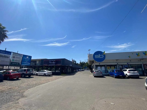 Local Comercial Av Chicureo - Strip Center