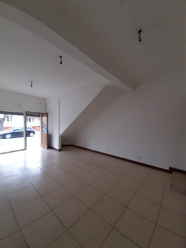 Imagen 3 de 6 de Local Comercial En Alquiler
