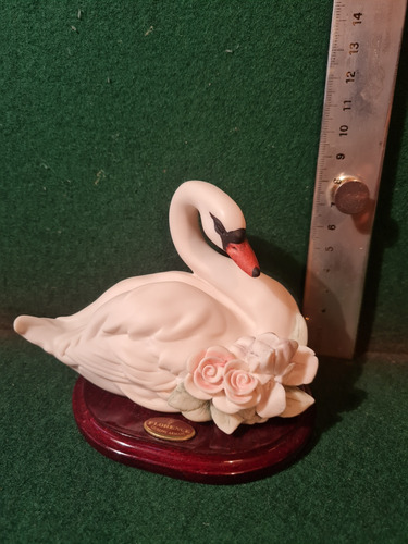 Figura De Cisne De Armani