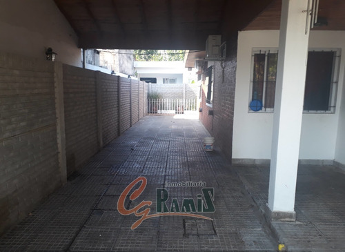 Imagen 2 de 15 de Casa Ph En Venta C/parque Pileta Lola Mora 200 Ituzaingo