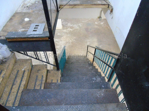 Local Comercial ( Pb / A Pie De Calle / 2 Niveles) Alquiler Parroquia La Candelaria Mls - 23-18098