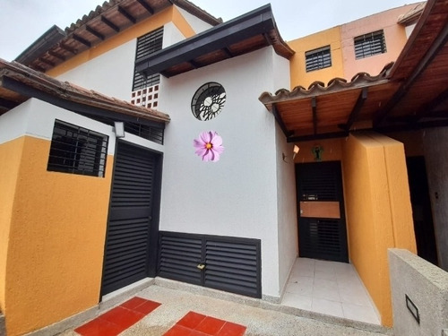 Se Vende Town House En Cumbres De Monte Alegre Iii Tazajal 