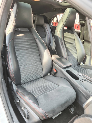 Imagen 7 de 15 de Mercedes-benz Clase A 2015 1.6 200 Cgi Sport S/techo At