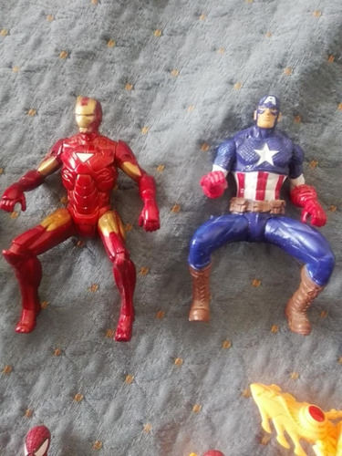 Muñeco Capitán América Y Iron Man Sentados Para Moto