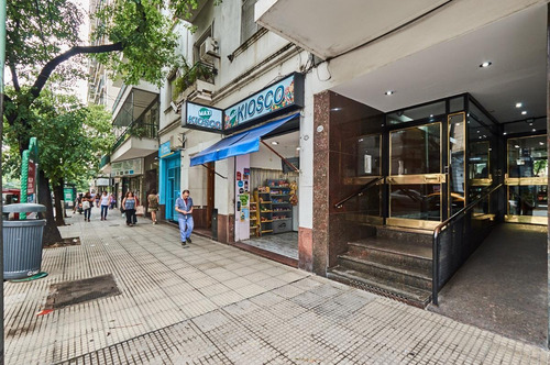Imagen 3 de 30 de 4 Ambientes Con Dependencia Y Dos Balcones Al Frente. Apto Profesional-almagro-