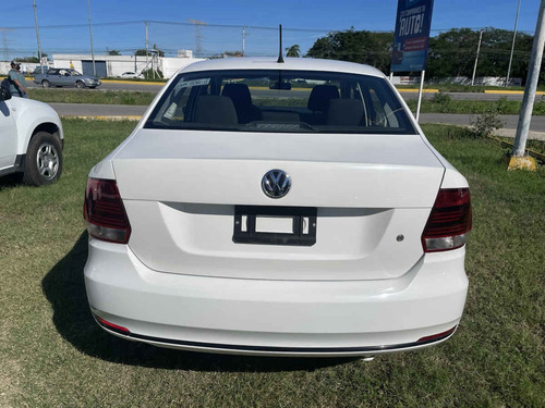 Imagen 4 de 15 de Volkswagen Vento 2019 4p Starline L4/1.6 Aut