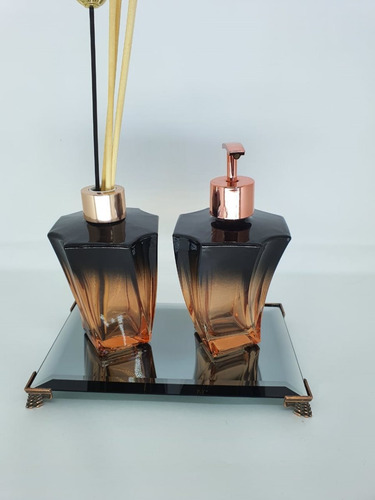 Imagem 2 de 4 de Kit Lavabo Frasco Elegance Rose Gold + Bandeija
