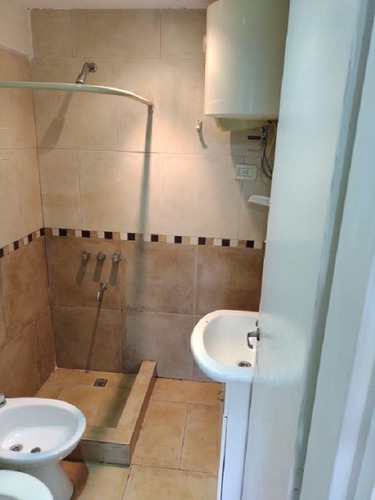 Imagen 5 de 7 de Departamento Monoambiente C/ Balcon En Venta - Moron Centro