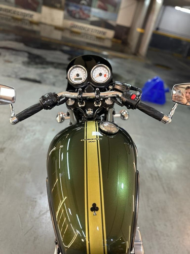 Triumph Thruxton 900