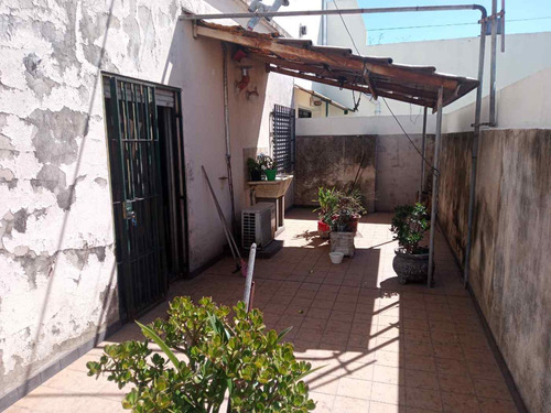 Venta Ph De 3 Ambientes Con Amplio Patio/ubicación