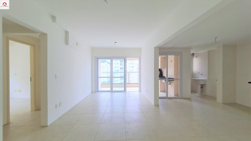Imagem 5 de 30 de Praia Das Pitangueiras - Calçadão - Guarujá - 3 Dormitórios (1suíte) - Sala Para 3 Ambientes - Varanda Gourmet - 2 Banheiros - Vista Para O Mar - Ap05789 - 69289396