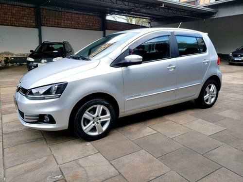 Imagem 3 de 15 de Volkswagen Fox Comfortline 1.0 12v 3 Cilindros