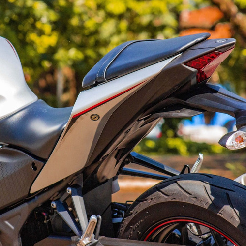Imagem 6 de 10 de Moto Yamaha Yzf R3 Prata Ano 2021 Com Baixo Km