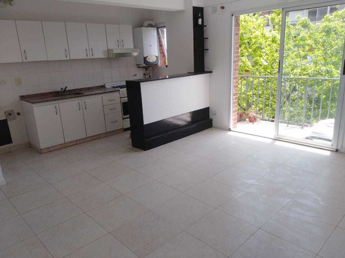 Palacios Nº 1114, 3º A, Victoria, (venta Con Rentas)