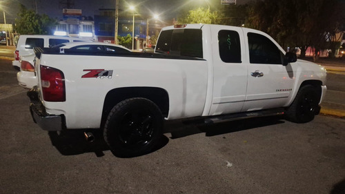 Chevrolet Cheyenne 5.3 2500 Cab Ext B 4x4 Mt