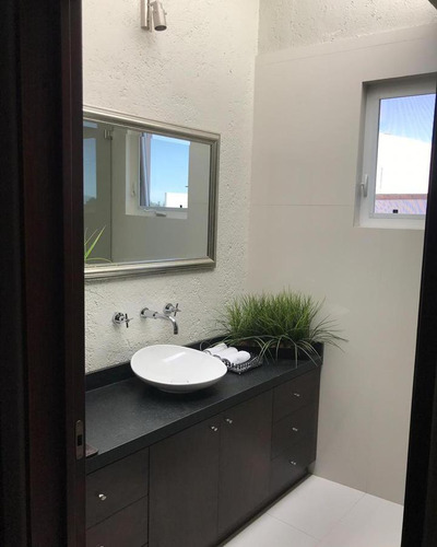 Residencia En La Loma Con Accion Al Campo De Golf Los Encinos