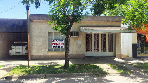 Casa | 2 Dormitorios | Cochera | Capitán Bermúdez | Barrio Centro