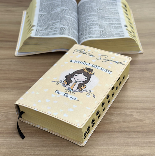 Bíblia A Menina Dos Olhos De Deus Com Índice Digital | Letras Grandes Evangélica Com Harpa - Arc