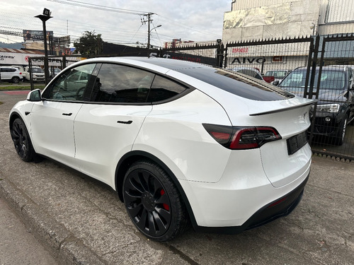Tesla Model Y Performance Aleman