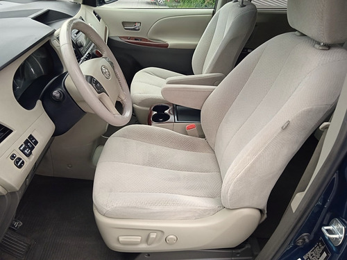 Imagen 6 de 10 de Toyota Sienna Xle 2011