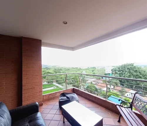 Se Alquila Hermoso Apartamento Duplex En Menga, Quinto Piso Con Ascensor