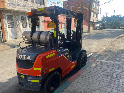 Montacarga Toyota 308fgj35 Triple Torre Gasolina