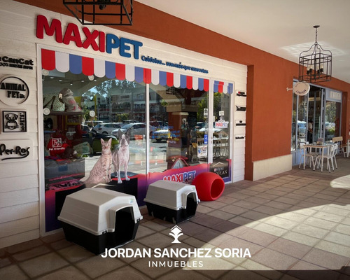 Local En Alquiler, Pueblo Caamaño, Pilar