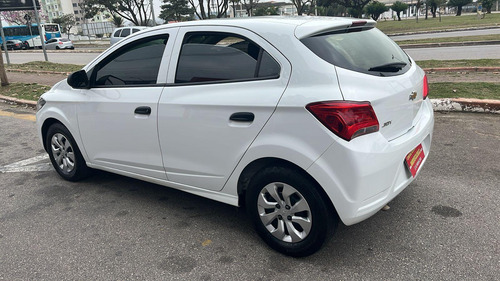 Chevrolet Onix Hatch Joy 1.0 8v Flex 5p Mec.