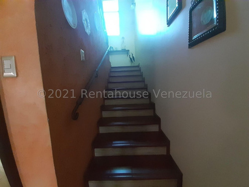 Imagen 9 de 12 de Townhouse En Venta En Barrio Sucre, Maracay 22-10019/ 0424-3392775