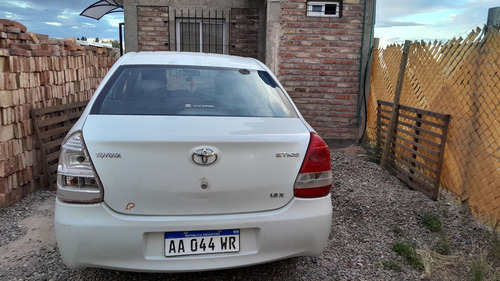 Toyota Etios 1.5 Sedan X