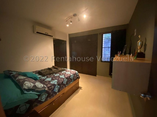 Imagen 14 de 22 de Marol Rentahouse Vende Townhouse En Lomas Del Este Valencia 23-9286