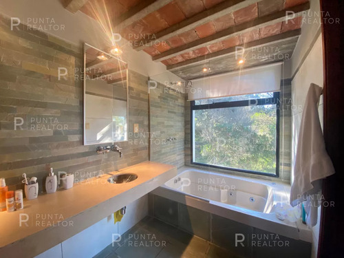 Casa En Alquiler Anual, De 4 Dormitorios, Arenas De José Ignacio, Uruguay