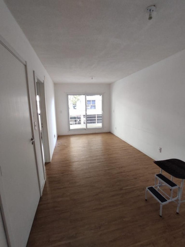 Imagen 5 de 14 de Alquiler Apartamento 2 Dormitorios Con Patio Y Balcon. Centro