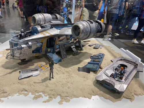 Star Wars Vintage Collection - The Razor Crest Haslab