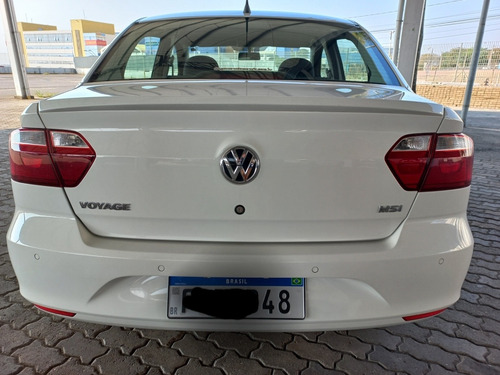 Imagem 2 de 7 de Volkswagen Voyage 2017 1.6 Msi Comfortline Total Flex 4p