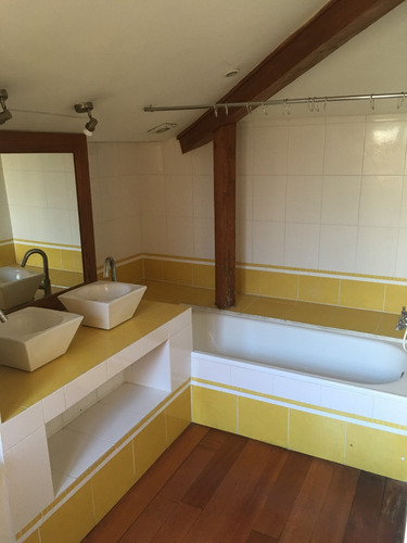 Depto. En Casona Restaurada Pasaje Fischer, Cerro Concepción
