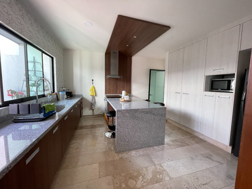 Magnifica Residencia En El Mejor Cluster De Puebla, Unica Por Sus Acabados Y Distribucion