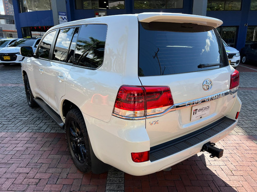Toyota Land Cruiser Lc200 Vxr 4.6 At 4x4 2021 Blindaje 2+