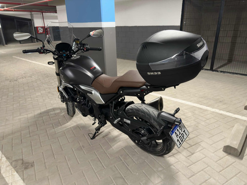 Voge 500 Ac 2023 Con Accesorios, Detalle Por Caida Parada