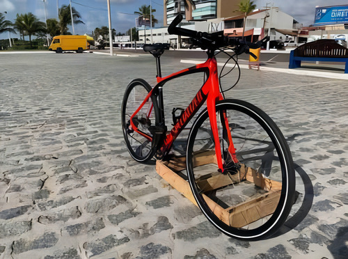 Bicicleta urbana masculina Specialized Sirrus Elite Carbon Disc 2015 R28 tamanho do uadro M - vermelho/preto