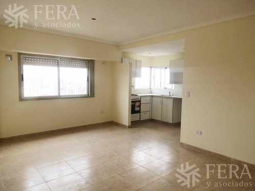 Imagen 1 de 23 de Venta De Departamento 3 Ambientes En Avellaneda (21630)