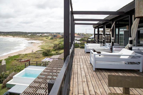 Casa Sobre La Playa En José Ignacio