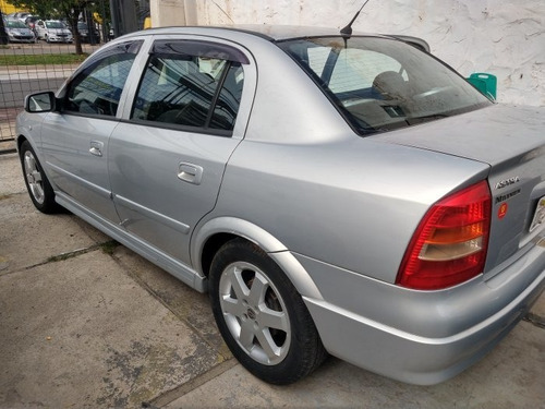Astra Sedan 2.0 Mpfi Gls Sedan 8v Gasolina 4p Manual
