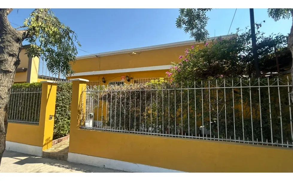 Imagen 1 de 30 de En Venta Casa Familiar , Amplia , Contruccion Solida , Barri